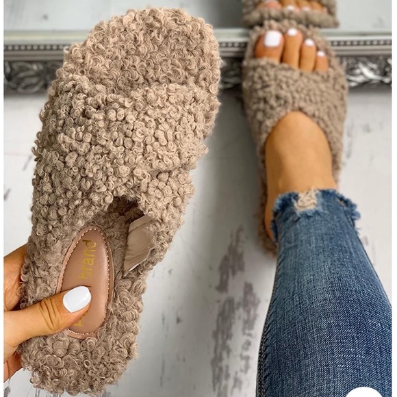 he xin brand slippers